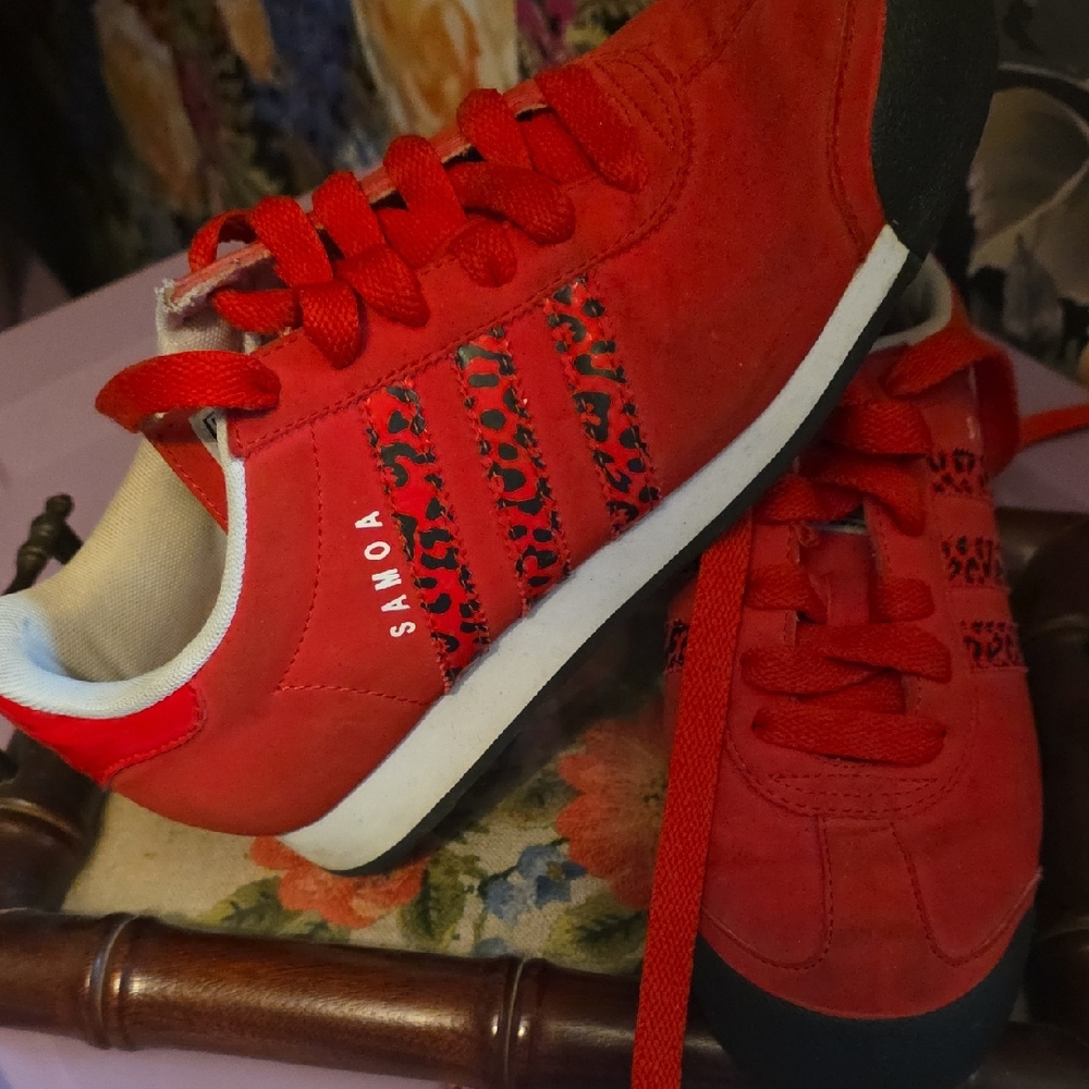 Vintage Adidas Samoa Red and Black Women's Sneakers